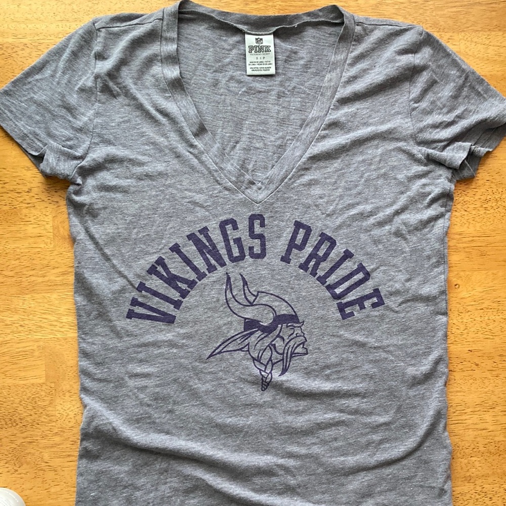 ♻️Vikings V-neck